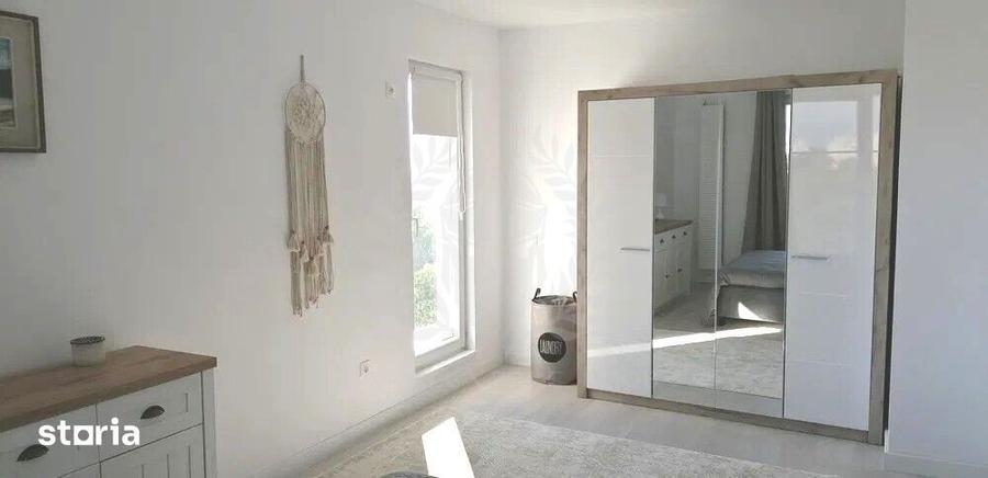 Apartament cu 2 camere semidecomandat, mobilat în Sud
