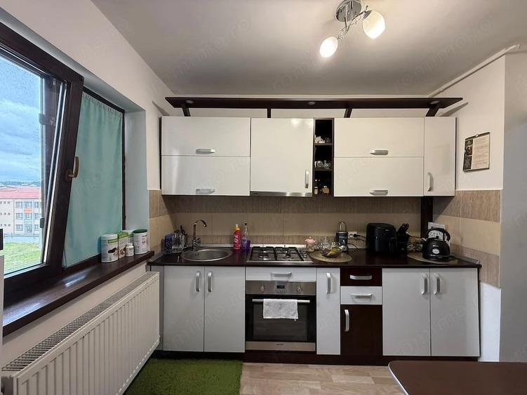 Apartament cu 3 camere decomandat în Gojdu