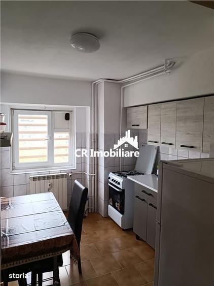 Apartament cu 3 camere decomandat, mobilat în Unirii
