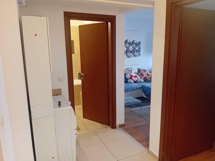 Apartament cu 2 camere decomandat în Splaiul Unirii
