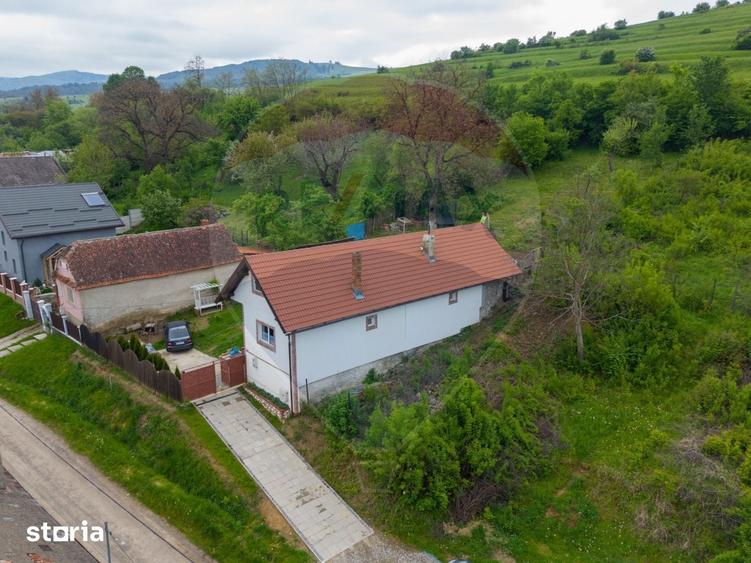 Casă cu 3 camere cu Teren 1029 Mp în Tărlungeni