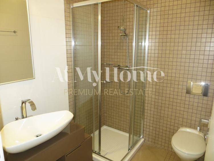 Apartament cu 4 camere decomandat, mobilat în Capitale