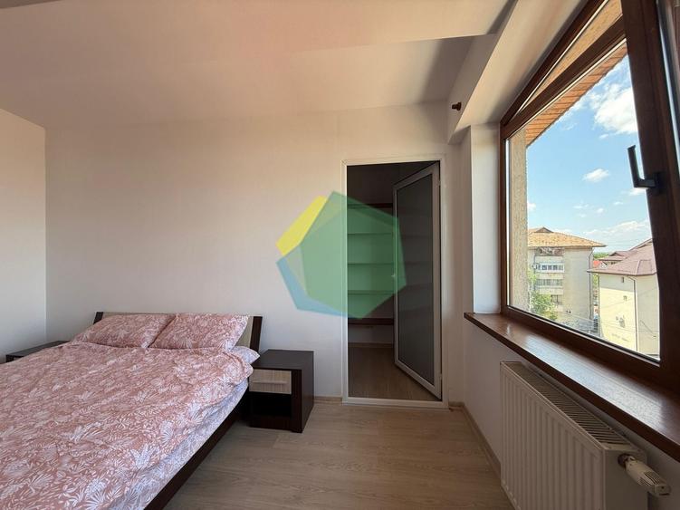 Apartament cu 3 camere semidecomandat, mobilat în Central