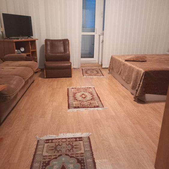 Garsonieră decomandată în Stadion