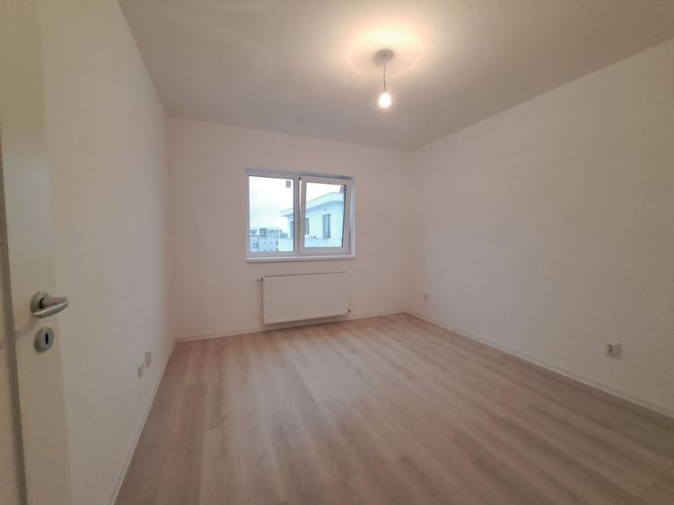 Apartament cu 3 camere decomandat în Sud