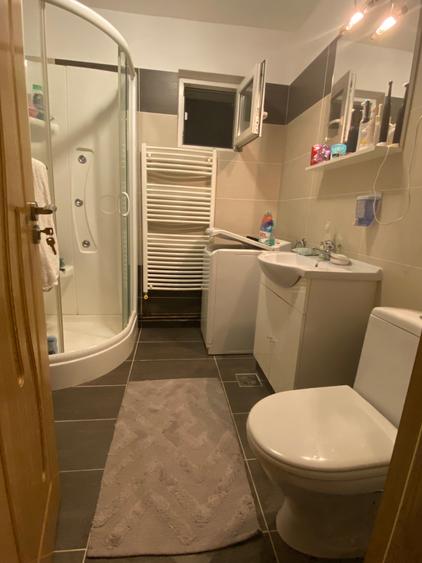 Apartament cu 4 camere decomandat în Central
