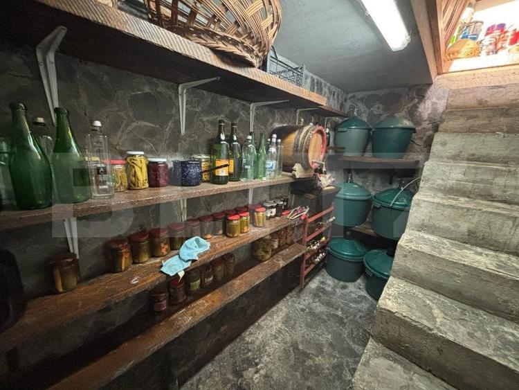 Casă cu 5 camere cu Teren 2300 Mp în Aninoasa