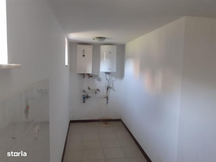 Casă cu 3 camere în Rontău