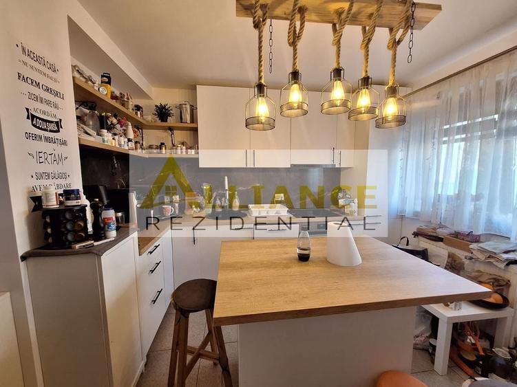 Duplex cu 3 camere cu Canalizare în Sud