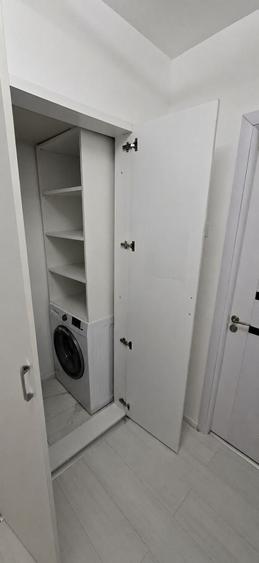 Apartament cu 3 camere semidecomandat în Obor