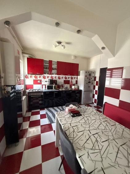 Apartament cu 2 camere decomandat în Ostroveni
