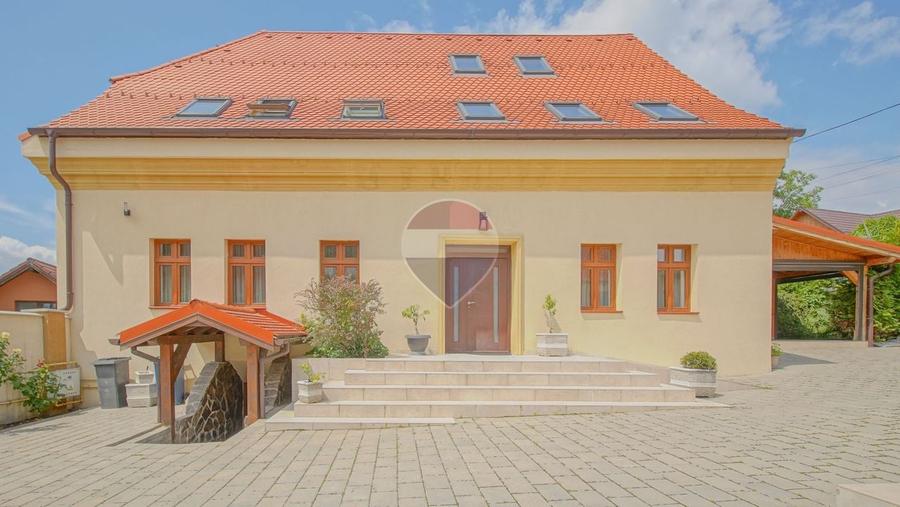Casă individuală cu 8 camere cu Piscina în Baciu