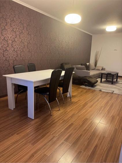 Apartament cu 3 camere semidecomandat în Herăstrău