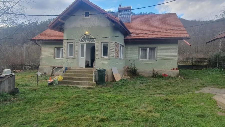 Casă cu Teren 3000 Mp în Dăbâca