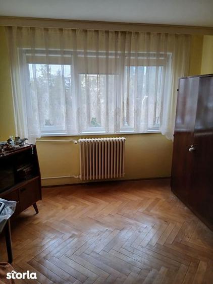 Garsonieră decomandată în Astra