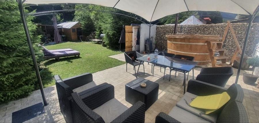 Casă cu 3 camere în Pietroasa