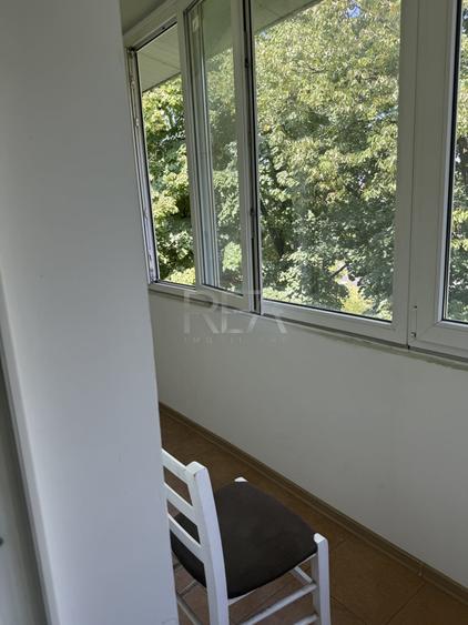 Apartament cu 4 camere semidecomandat, mobilat în Drumul Taberei