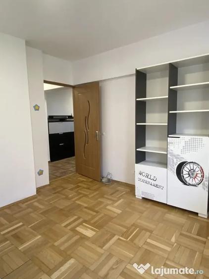 Apartament 3 camere adiacent Decebal, decomandat, 2 bai, loc - 15