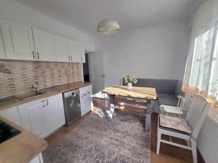 Casă individuală cu 5 camere cu Teren 286 Mp în Moara