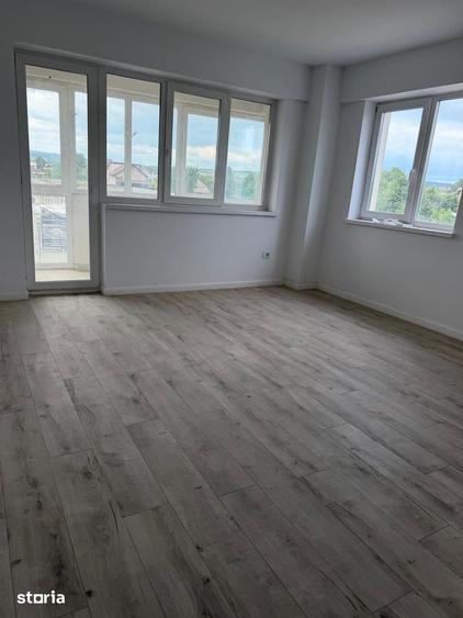 Apartament cu 3 camere în Gherăiești