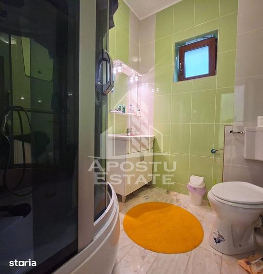Casă cu 5 camere cu Teren 1000 Mp în Vladimirescu