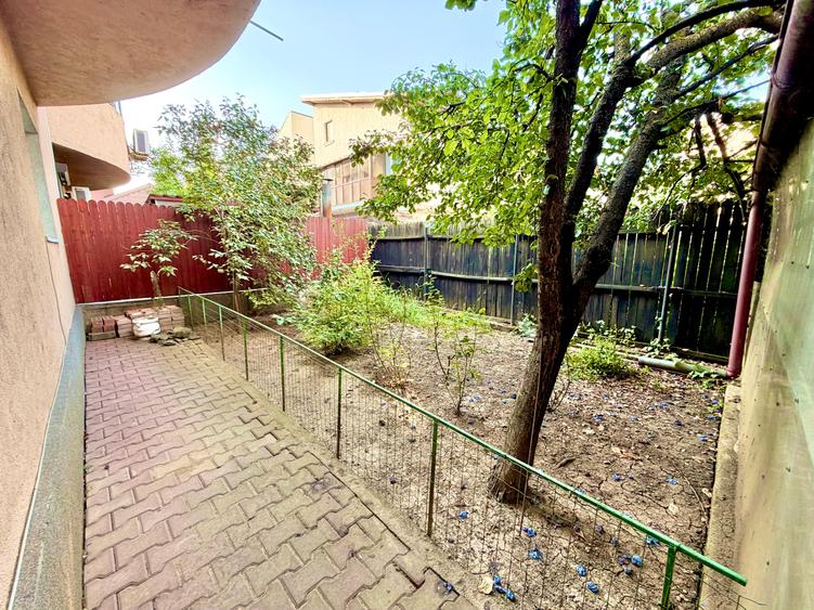 Duplex cu 4 camere cu Canalizare în Metalurgiei