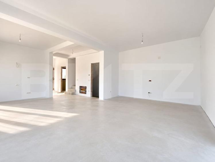 Duplex cu 5 camere cu Canalizare în Chișoda