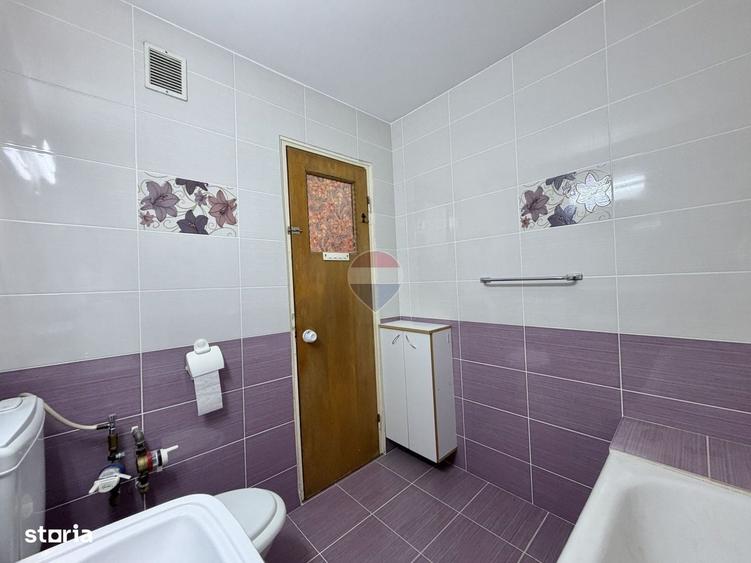 Apartament cu 3 camere semidecomandat în Dobroești