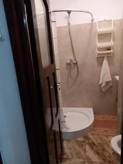 Garsonieră decomandată, mobilată în Podu Roș
