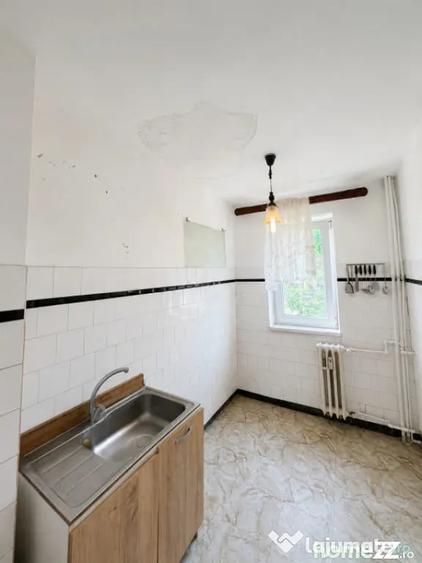 Apartament cu 3 camere semidecomandat în Tomis Nord