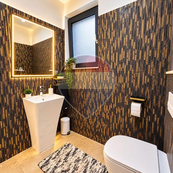 Apartament cu 4 camere decomandat, mobilat în Ultracentral