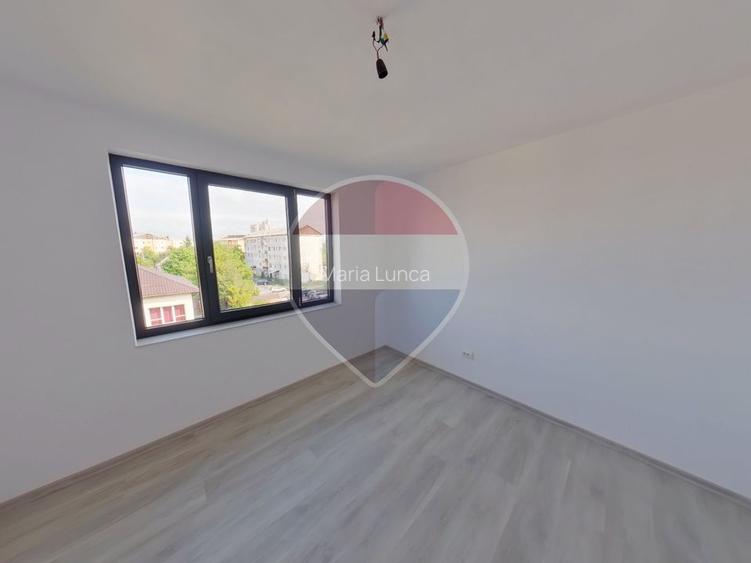 Apartament cu 3 camere de vânzare