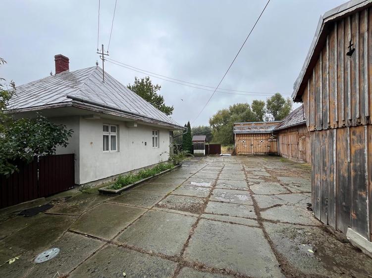 Casă cu 4 camere în Central