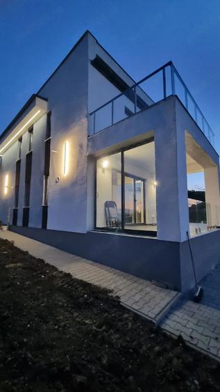 Casă cu Teren 715 Mp în Popești