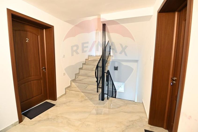 Hotel/Pensiune, de 342 mp, în Baia de Fier
