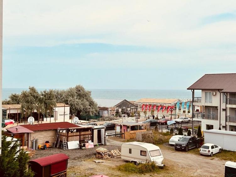 Apartament cu 3 camere decomandat, mobilat în Mamaia-Sat