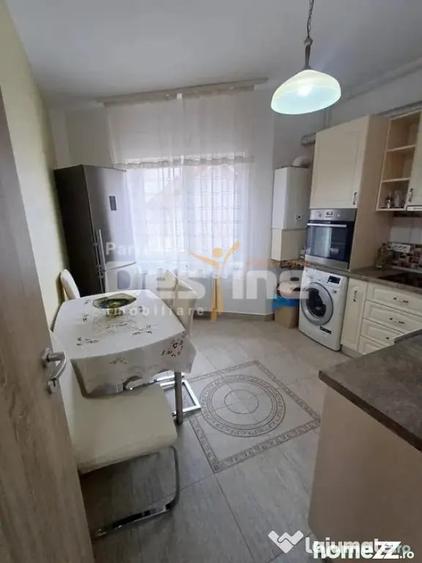 Apartament cu 2 camere decomandat, etajul 1 balcon si loc de - 3