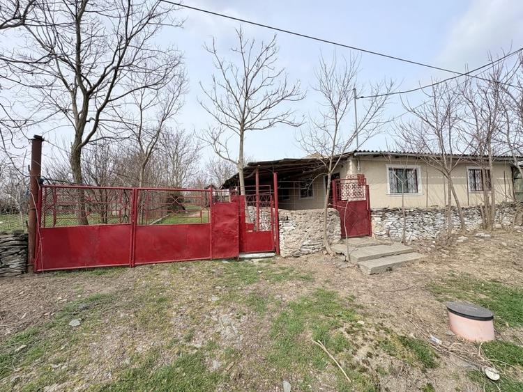 Casă individuală cu 4 camere cu Canalizare în Nistorești