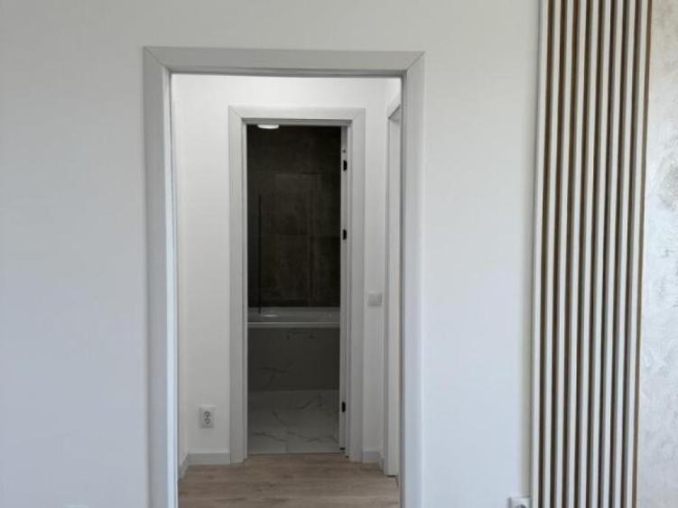Apartament cu 2 camere, mobilat în P-ța Victoriei
