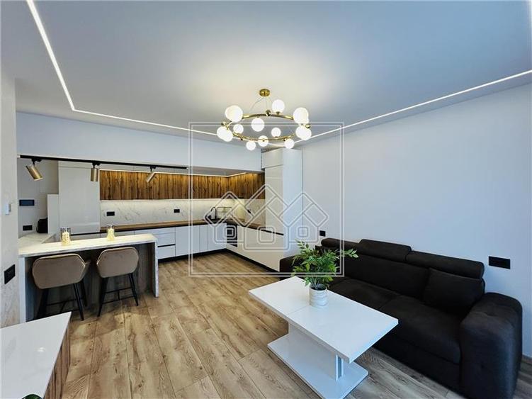 Apartament cu 2 camere decomandat în Exterior Sud