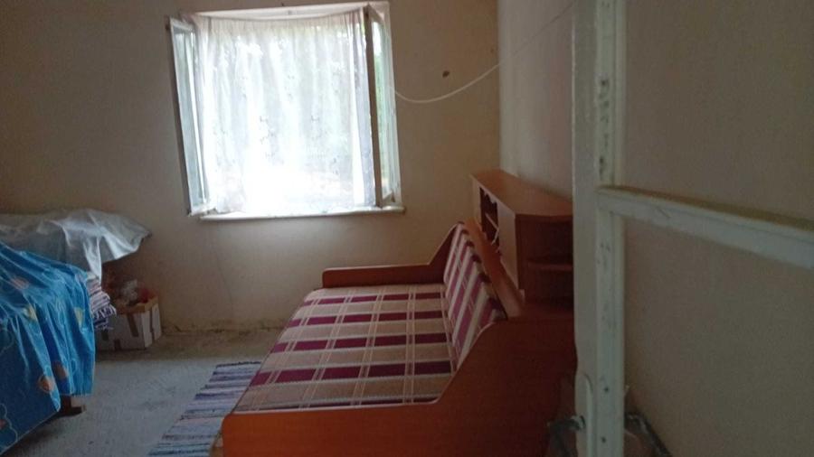 Casă cu 4 camere în Bumbăta
