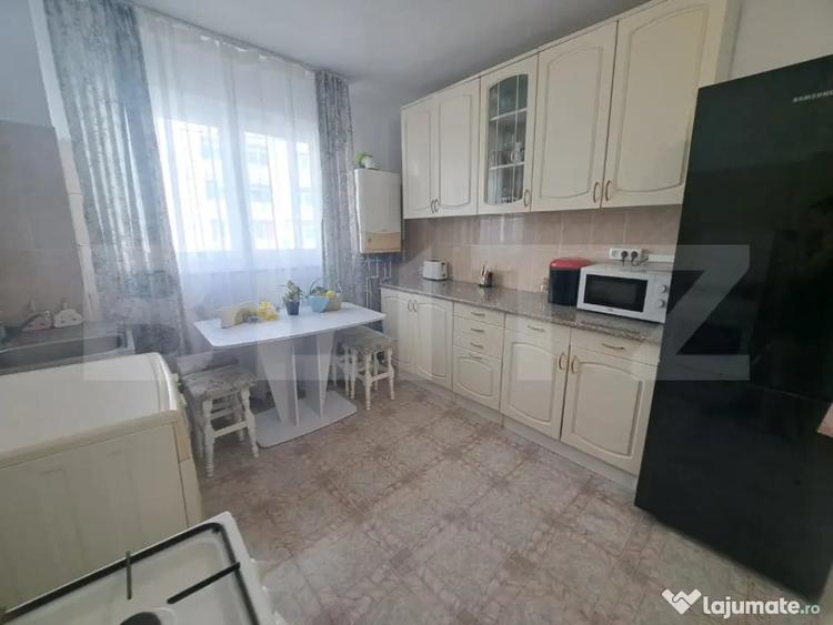 Apartament cu 2 camere semidecomandat în Micro 4