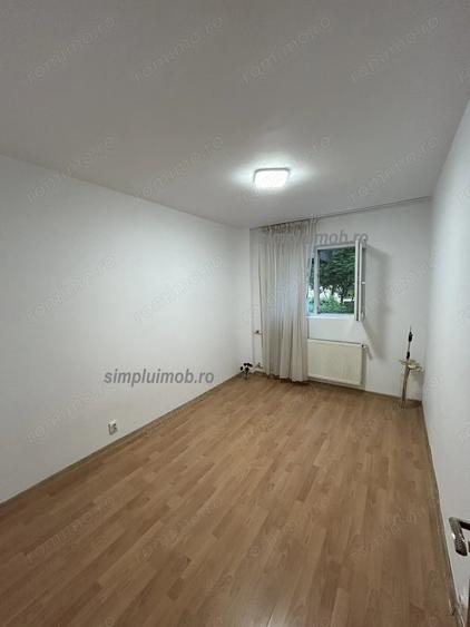 Apartament cu 3 camere semidecomandat în Iancului