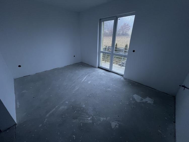 Duplex cu 3 camere cu Canalizare în Gilău