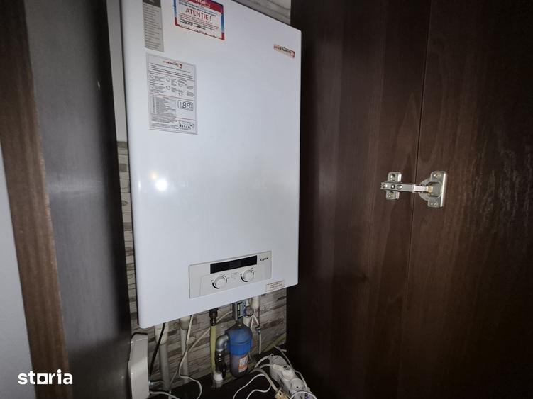 Apartament cu 4 camere decomandat în Bârnova
