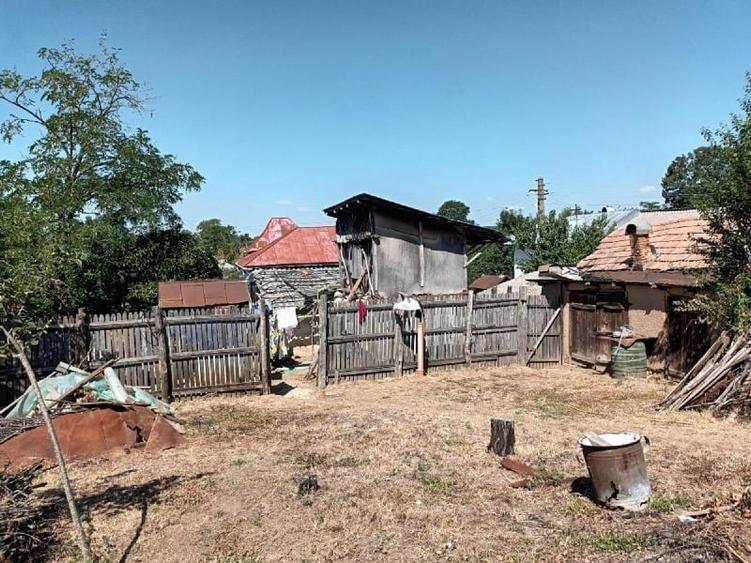 Casă individuală cu 3 camere cu Teren 1736 Mp în Martalogi
