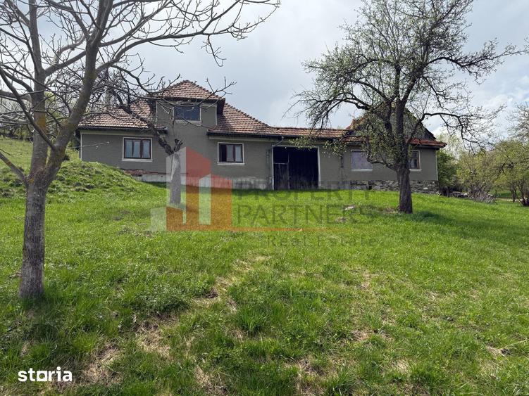 Casă cu 5 camere cu Canalizare în Bran