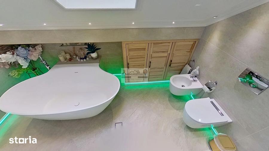 Casă cu 5 camere cu Teren 837 Mp în Tecuci