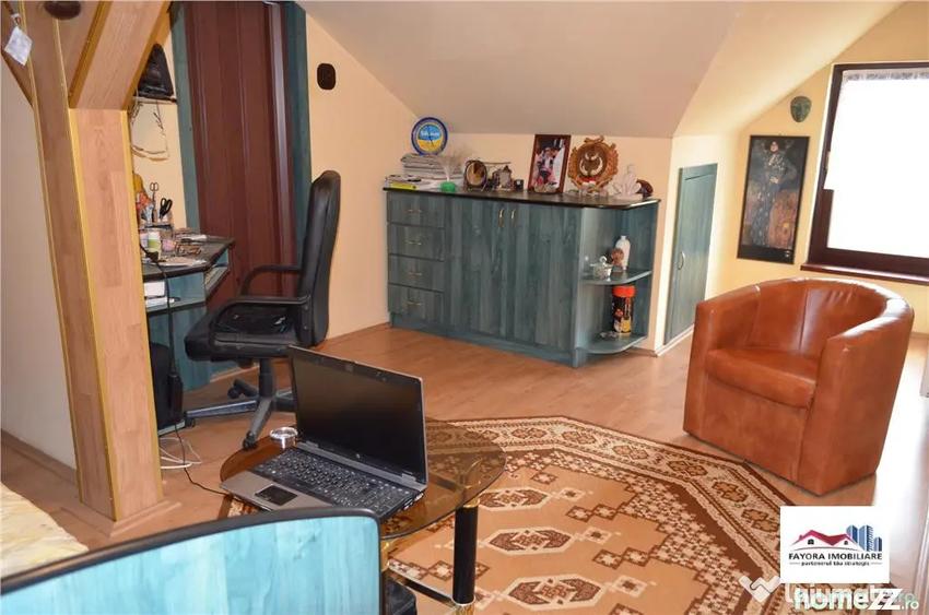Casa si Spatiu Comercial de Zona Semicentrala - 1
