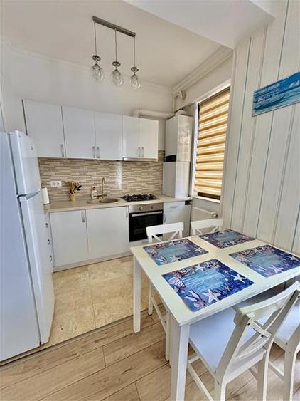 Apartament cu 2 camere decomandat, mobilat în Central